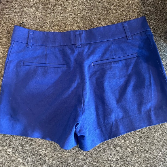 Babaton Shorts- size 6, from Aritzia like new - Picture 3 of 3